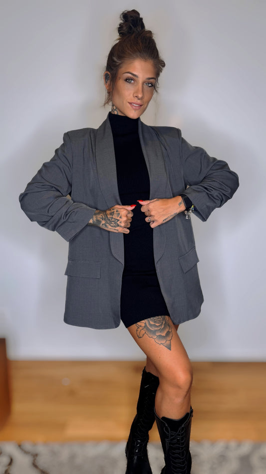 Blazer con manica arricciata